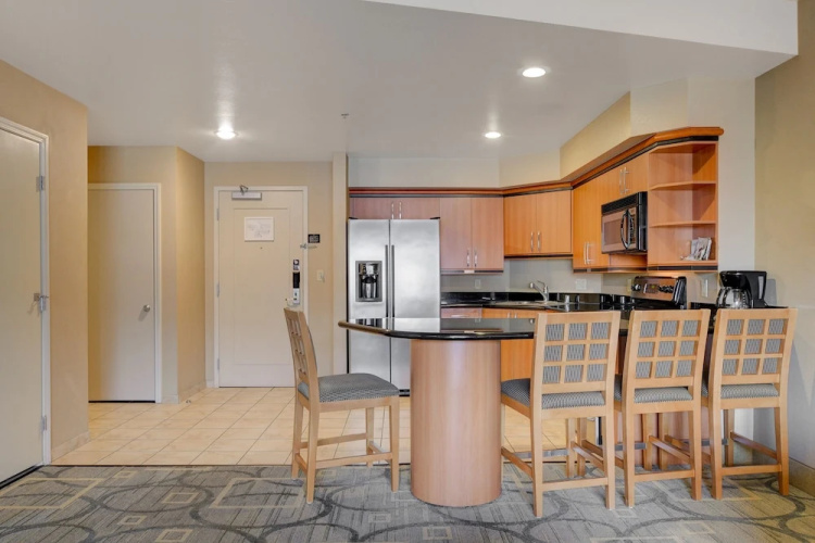 Sapphire Skyline Premium Suite