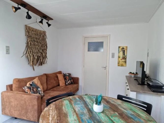 2 Bedrooms Cottage
