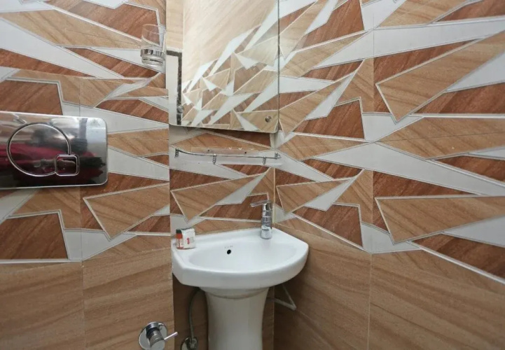 Comfort Inn By OYO Rooms