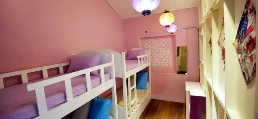 Decoupage Homestay