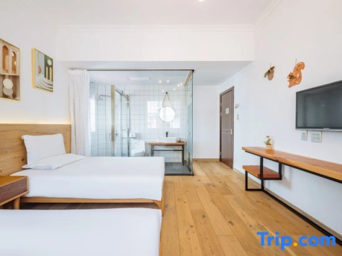 5 Bedrooms Standard room with view