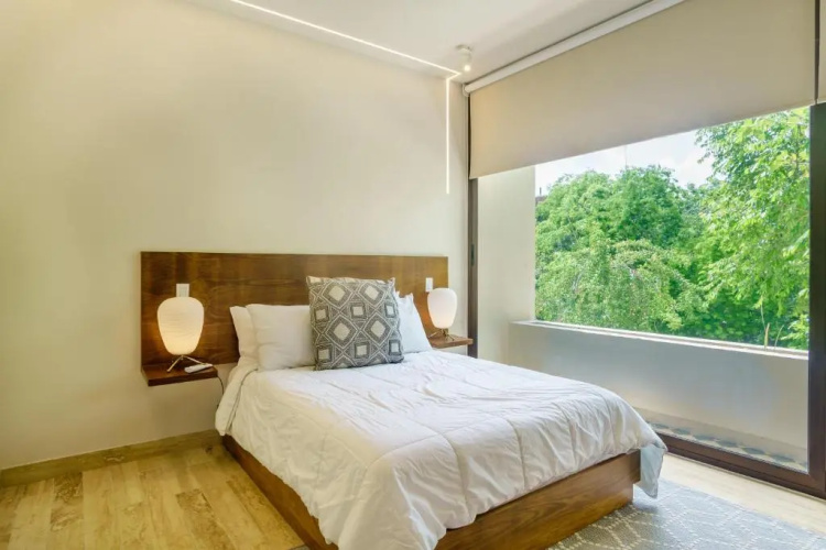 205 Perfect Location 3 bedrooms Apartment