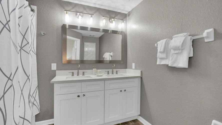 7679 sir Kaufmann Court