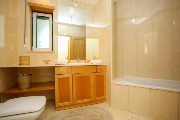 Atlantic Ocean Pool Apartment