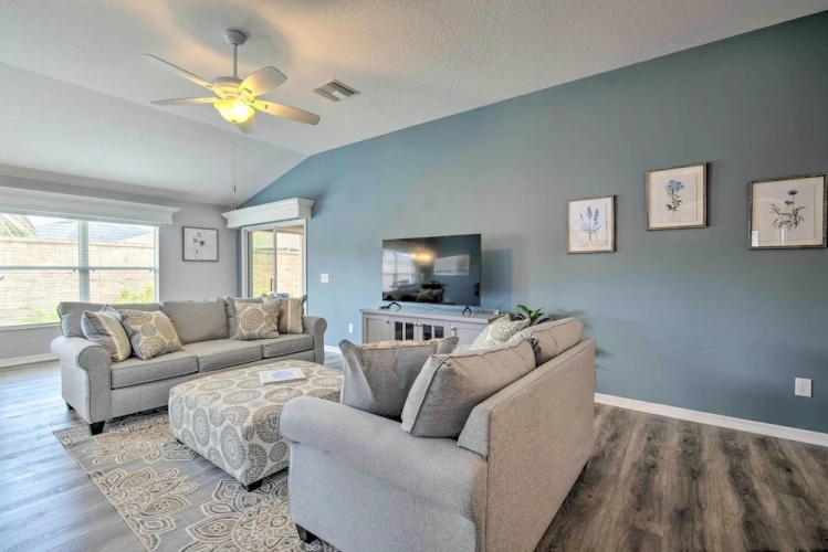 2 Bedrooms Villa