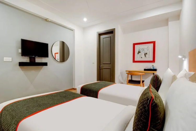 OYO Townhouse 219, Sector 49, Gurgaon