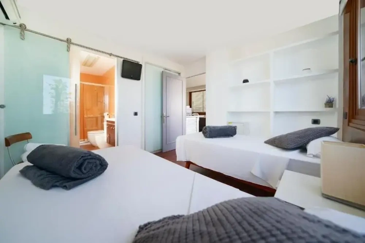 Deluxe Tamara High Floor Apartment