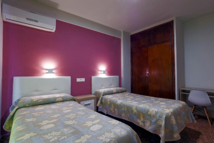 Standard Twin room with balcony