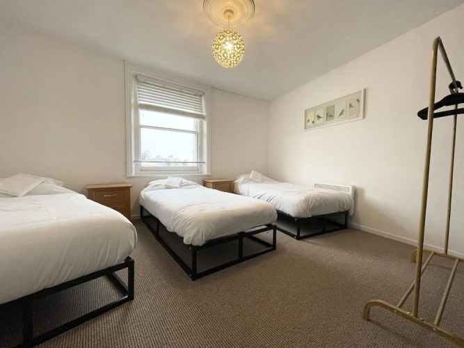 Pool Hill Terrace - Two Bedroom Apartment