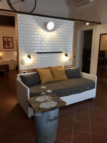 1 Bedroom Attic Apartment