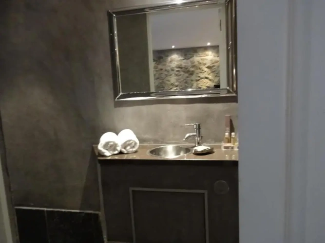 Superior Double Basement room