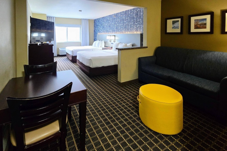 Quadruple Suite