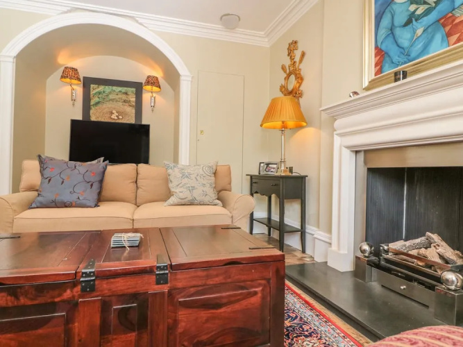 4 Maidens Row
