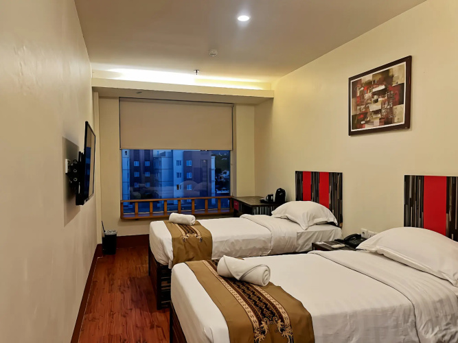 Lion Hotel & Plaza