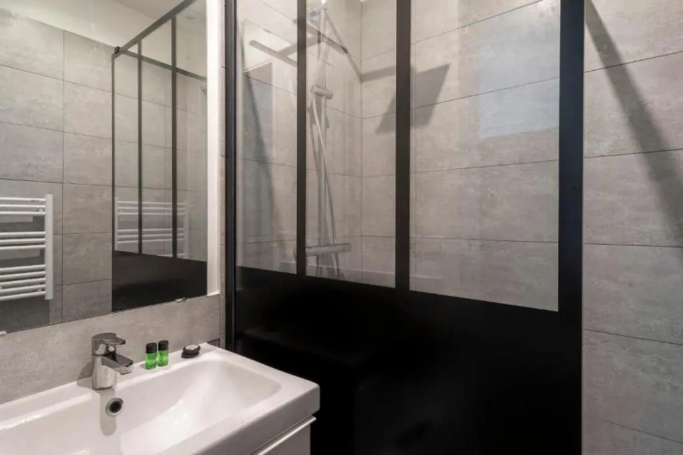 Typical studio close to Eiffel Tower and Arc de Triomphe in Paris - Welkeys