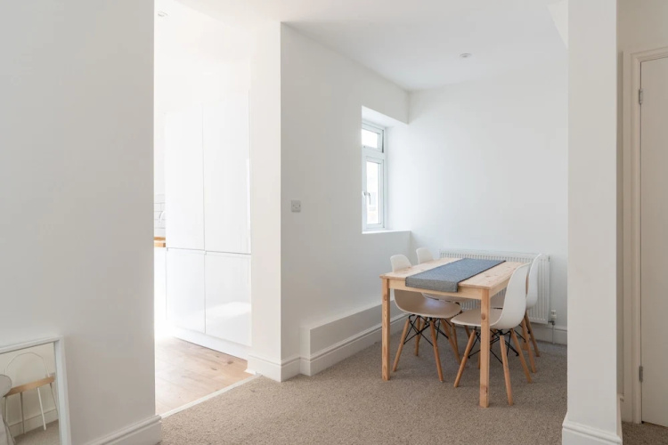 2 Bedroom Central Brighton Apartment