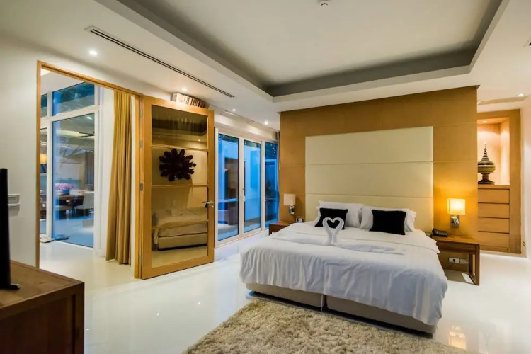 Excellence Beachfront Villa