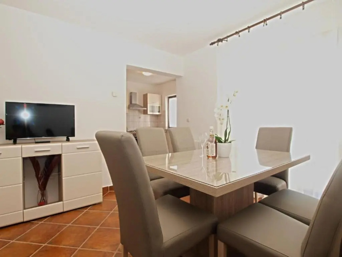 Apartments Sandra 1335