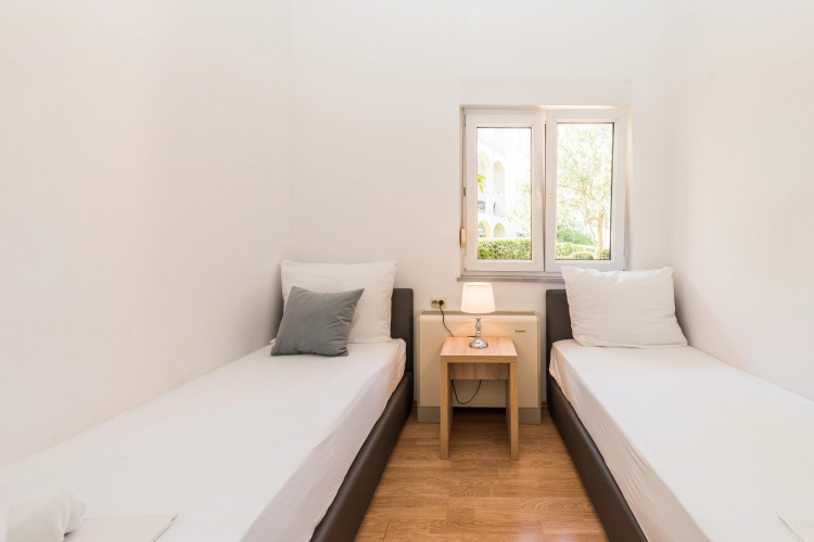 Island Resort Mihaela