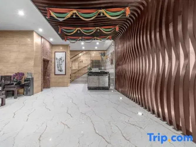 Lintao Yijing Oriental Hotel