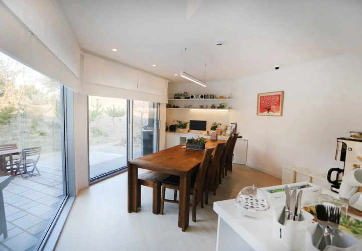 Runway Guesthouse - Hostel