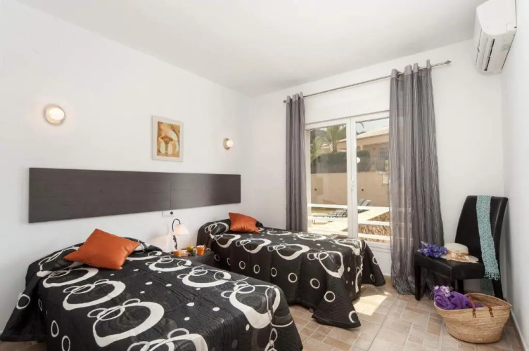 0339 Villa Fresno