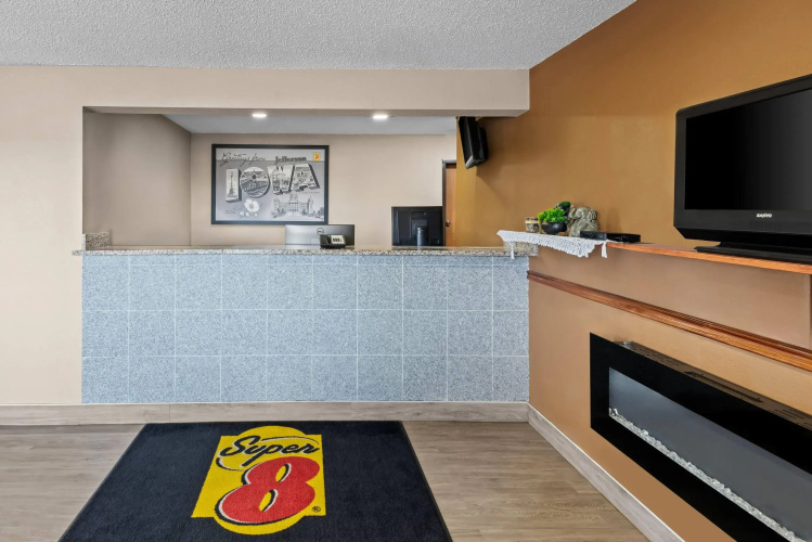 Super 8 by Wyndham Jefferson
