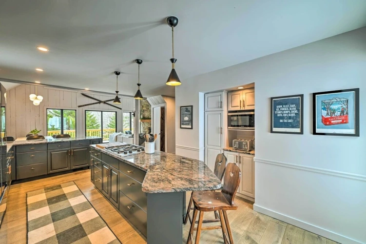 4 Bedrooms Cottage
