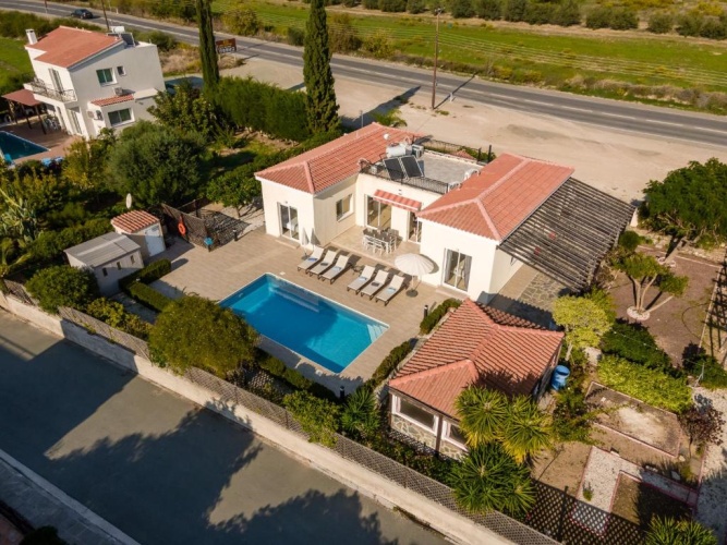 3 Bedrooms Villa
