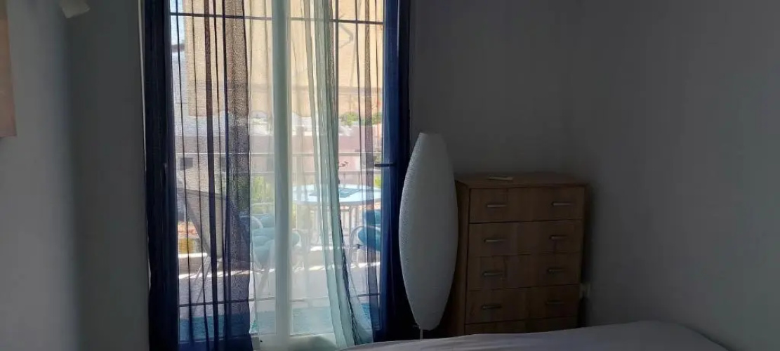 Apartment - Sleeps 2 - Parking - Balcony