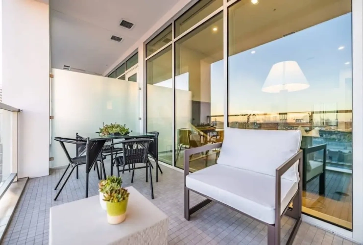 2 Bedrooms Apartment