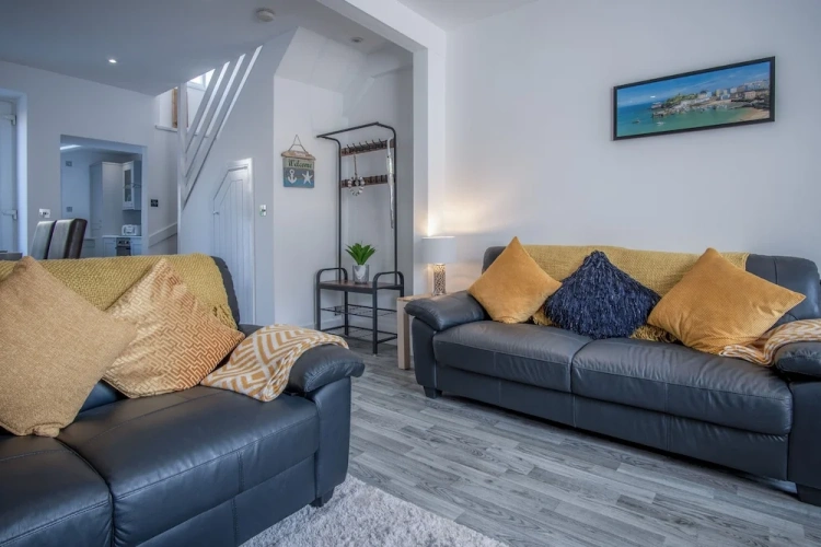 2 Bedrooms Cottage