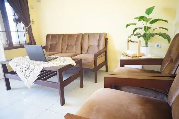 OYO Life 92991 Kost Amantu 2