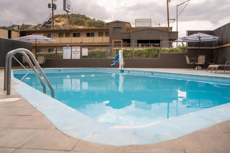 Riverfront Inn Roseburg