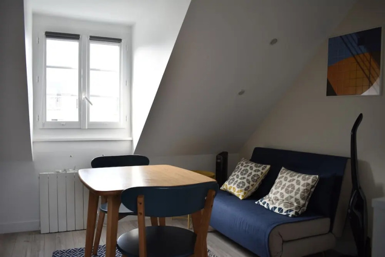 Cosy Renovated 1 Bedroom Apartment in 10th - Image 8
