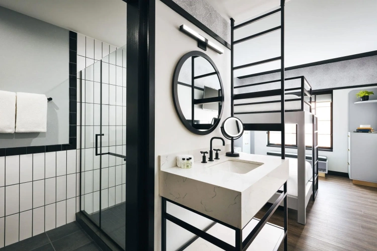 Standard Sextuple room