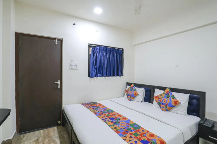 Fabhotel Leo