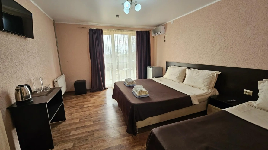 Standard Triple room with balcony