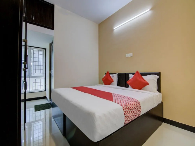 OYO Flagship 24147 Royal Stay