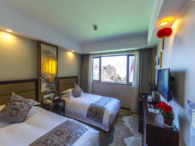 Standard room with mountain view