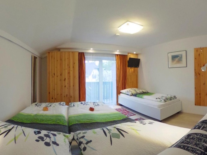 Standard Triple room with balcony