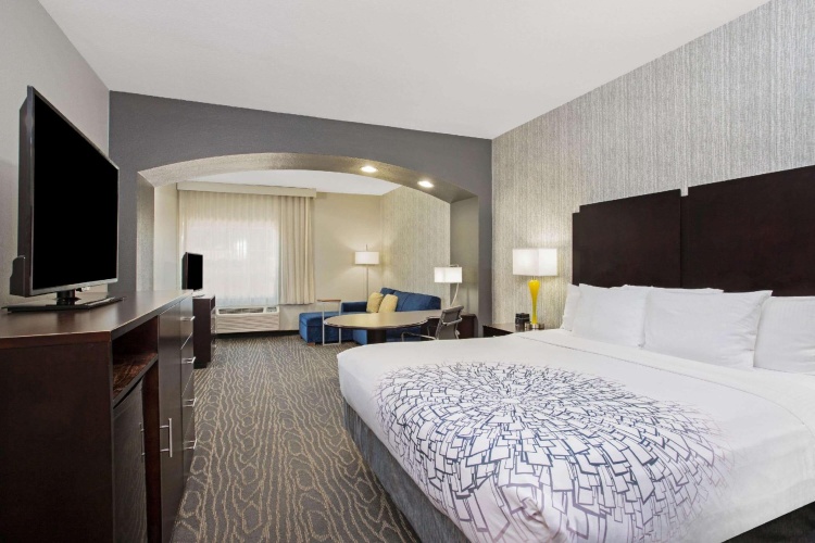 Double Suite with partial view