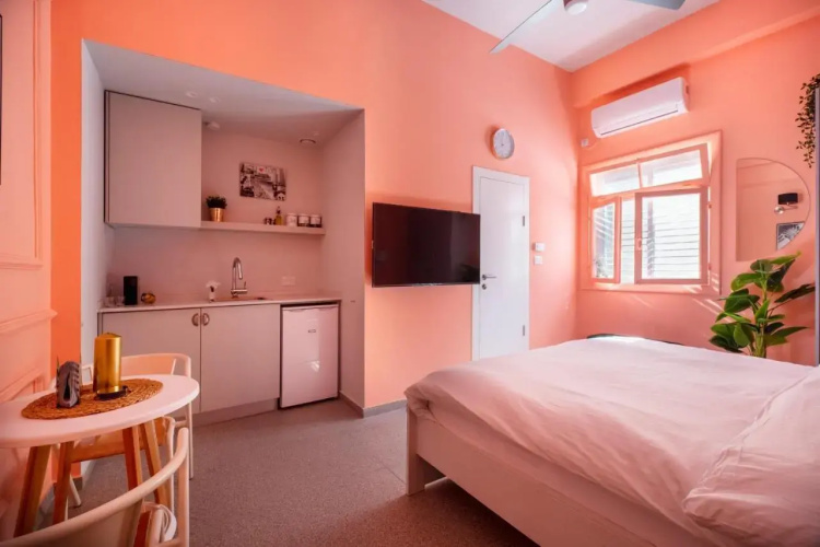 Glamorous Pink Pearl Studio/Beach/Parking/Netflix