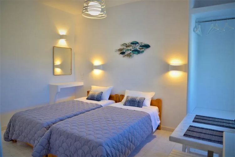 Moraitis Studios Dioni Lux Inn
