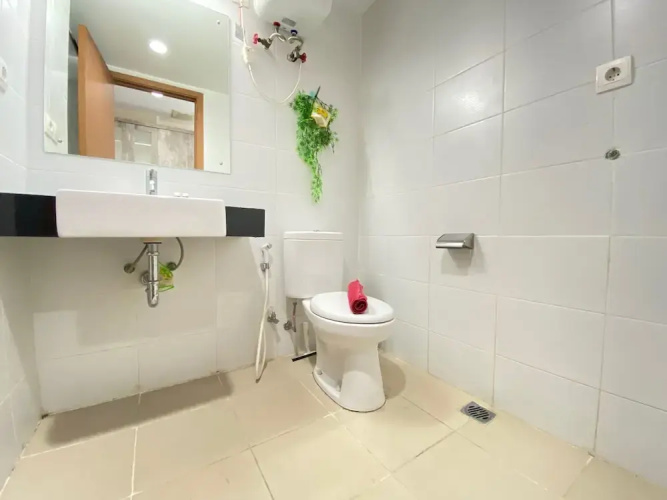 Bright Studio Room at Beverly Dago Apartment