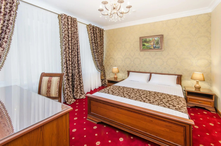 Park Lane Hotel