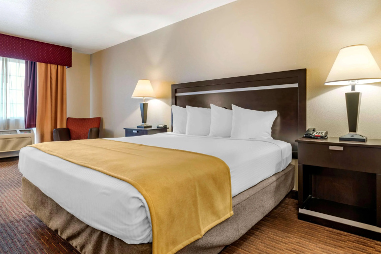 Best Western Luxury Inn
