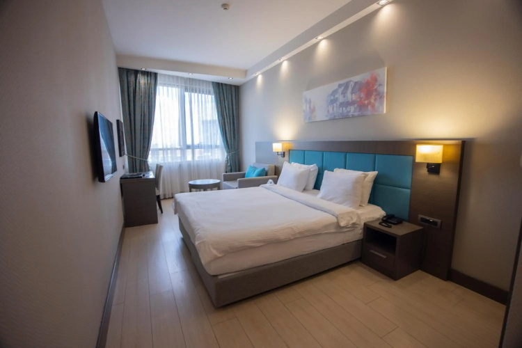 Hilly Hotel