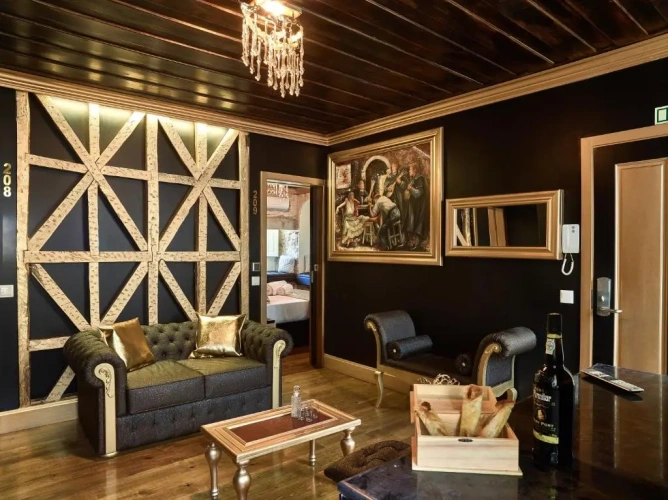 Deluxe Apartment