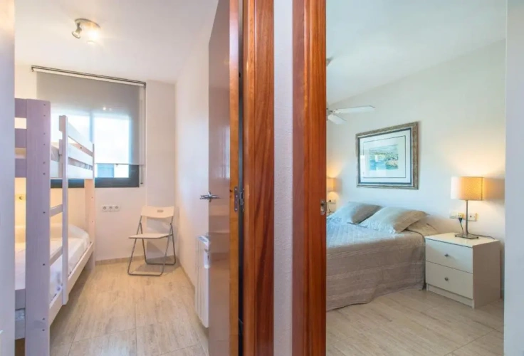 2 Bedrooms Apartment